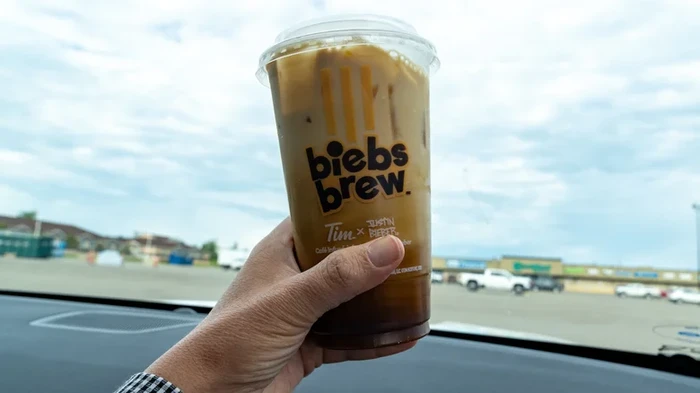 5 Selebriti Hollywood Jualan Kopi Demi Bantu Veteran hingga Petani