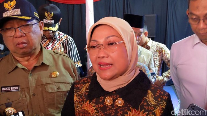 Menaker Ida Fauziah memastikan akan memberi bantuan hukum untuk pelaku kerusuhan pesilat di Taiwan.