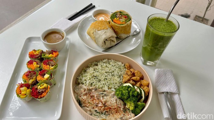 Menu makanan di Serasa Salad Bar Bandung.