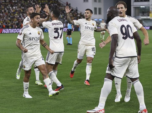 Romas Romelu Lukaku celebrates after scoring his sides second goal during the Europa League, group G soccer match between Sheriff Tiraspol and Roma at the Bolshaya Arena stadium, in Tiraspol, the capital of the breakaway region of Transnistria, a disputed territory unrecognized by the international community, in Moldova, Thursday, Sept. 21, 2023. (AP Photo/Aurel Obreja)