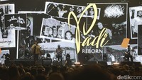 Padi Reborn saat beraksi di Panggung Pestapora Im3, Jakarta, Jumat (22/9/2023).