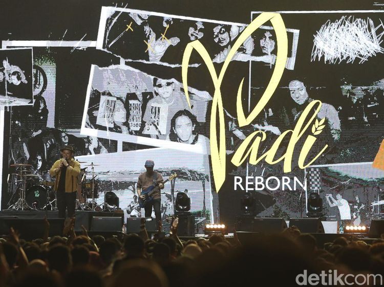 Nyanyi Bareng Padi Reborn di Pestapora 2023