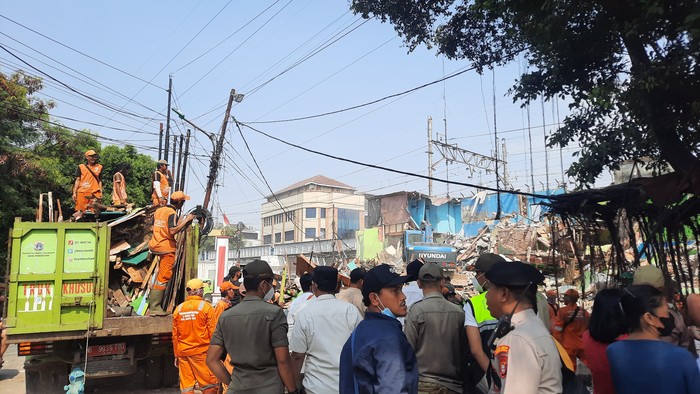 Pembongkaran bangunan di Gang Royal, Jakarta Utara (Annisa/detikcom)