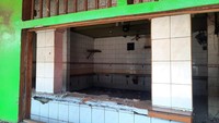 Pada bagian depan Gang Royal, juga terdapat bangunan diduga bekas kafe yang ikut ditertibkan (Annisa/detikcom)