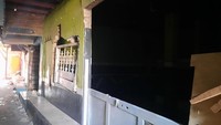Terlihat bangunan rumah warga yang dibongkar di Gang Royal. Pemprov DKI menyatakan bangunan-bangunan di Gang Royal merupakan bangunan ilegal (Annisa/detikcom)