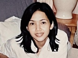 7 Foto Jadul Penyanyi Saat Kuliah dan Wisuda, Maia Belum Tahu Makeup