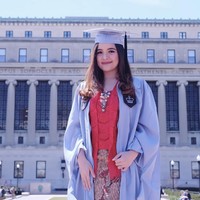 Cantiknya Tasya Kamila saat lulus dari Columbia University pada 2018. Ketika menjalani wisuda, Tasya mengenakan kebaya Indonesia yang membuat penampilannya ayu dan elegan. Foto: Instagram @tasyakamila