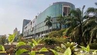 Penampakan gedung Plaza Atrium Senen, Jakarta, dari sebrang jalan, Jumat (22/9/2023).  