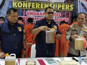 Polda Sumsel Gerebek Tempat Penyulingan, 81 Ton BBM Ilegal Disita