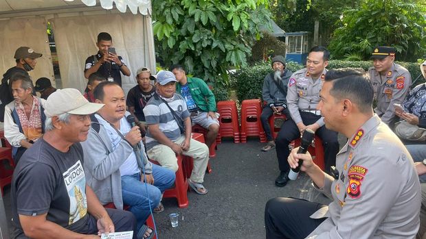 Polresta Bogor Kota kembali menggelar kegiatan Jumat Curhat yang dibarengi dengan pembagian sarapan gratis. (dok ist)