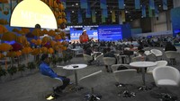 Area seluas 50.000 meter persegi ini dibagi menjadi beberapa bagian yang berbeda, yang meliputi Main Press Center (MPC) dan International Broadcast Center (IBC).  