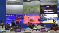 Sejumlah jurnalis berada di Main Press Center (MPC) Asian Games di Hangzhou, Zhejiang, China, Jumat (22/9/2023). 