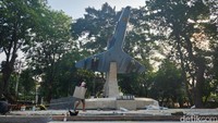 Pesawat A-4 Skyhawk merupakan pesawat serang jet udara-darat bertempat duduk tunggal dan ganda, berkecepatan sub-sonic.  