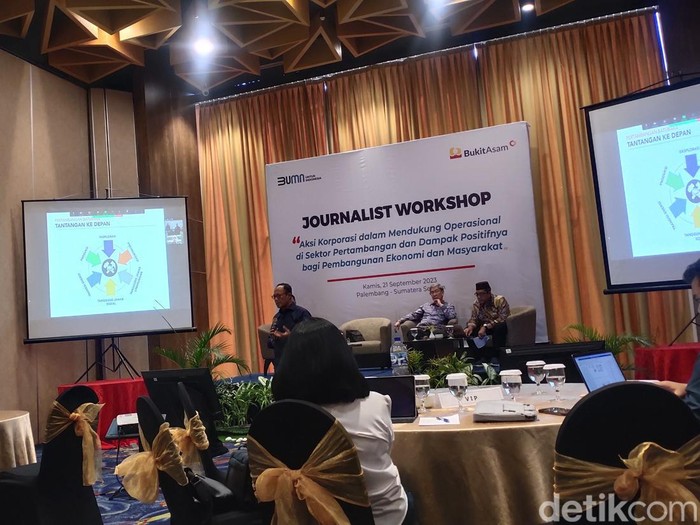 PT Bukit Asam memaparkan kontribusi ekonomi bagi masyarakat sekitar operasional batu bara