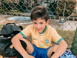 8 Foto Quenzino Putra Carissa Putri, Paras Ganteng Blasteran Bikin Salfok