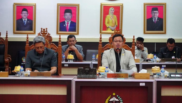 Rapat paripurna di DPRD Sulsel.