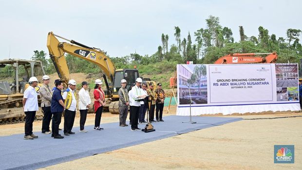 Rumah Sakit (RS) pertama di Ibu Kota Nusantara (IKN), Kabupaten Penajam Paser Utara mulai di bangun. Hal ini ditandai peletakan batu pertama oleh Joko Widodo (Jokowi), Jumat (22/9/2023). (CNBC Indonesia/Emir Yanwardhana)