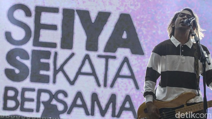 'Seiya Sekata' dari The Adams di Pestapora 2023 Pestapora 2023 hari pertama masih berlanjut. Kali ini ada The Adams yang tampil menggetarkan panggung. Penasaran?