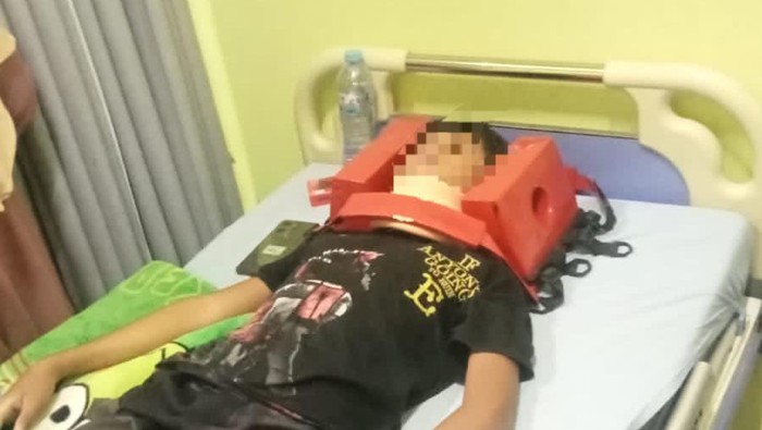 Siswa SMPN di Surabaya cedera leher belakang setelah bermain tendang-tendangan dengan temannya