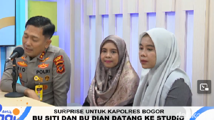 Siti dan Dian, ibu dari 2 bayi tertukar di Bogor datang memberi kejutan ke Kapolres Bogor AKBP Rio Wahyu Anggoro di Jumat Curhat detikPagi.