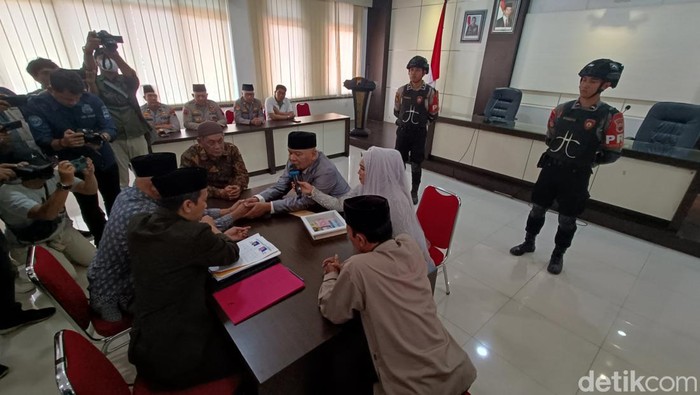 Tahanan kasus TPPO melangsungkan akad nikah di Mapolresta Banyumas, Jumat (22/9/2023).