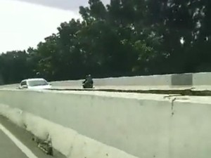 Pemotor Lawan Arah gegara Ada Razia di JLNT Casablanca Bakal Ditilang!