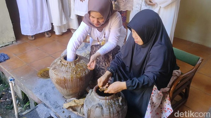 Tradisi pembuatan Bekasem Ikan di Keraton Kasepuhan