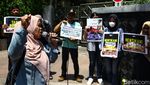 Warga Air Bangis Unjuk Rasa di Kantor Luhut, Tolak PSN