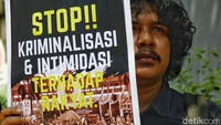 Seperti diketahui, bulan lalu mereka melakukan aksi protes di Masjid Raya Sumatera Barat dan dibubarkan paksa oleh petugas pada hari kelima unjuk rasa.