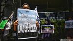 Warga Air Bangis Unjuk Rasa di Kantor Luhut, Tolak PSN