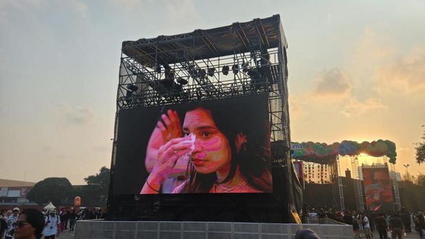 Virgoun membawa anaknya, Starla, manggung di Pestapora 2023 dan membuat banyak orang menangis.