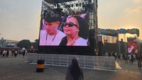 Saat Kau Telah Mengerti memang menjadi karya yang diciptakan Virgoun khusus untuk anak-anaknya. Sore di hari pertama Pestapora 2023 di Gambir Expo Kemayoran, Jakarta Pusat menjadi sangat sendu dengan latar langit senja yang memerah. Foto: M Iqbal Fazarullah Harahap/detikcom