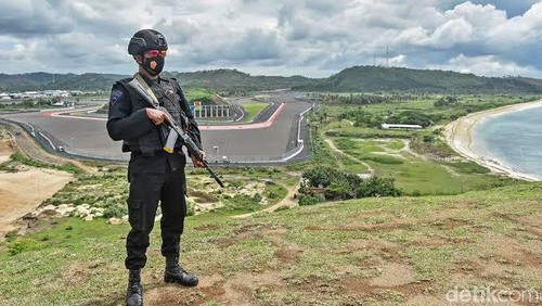 Warga dilarang nonton MotoGP Indonesia dari bukit Sirkuit Mandalika.
