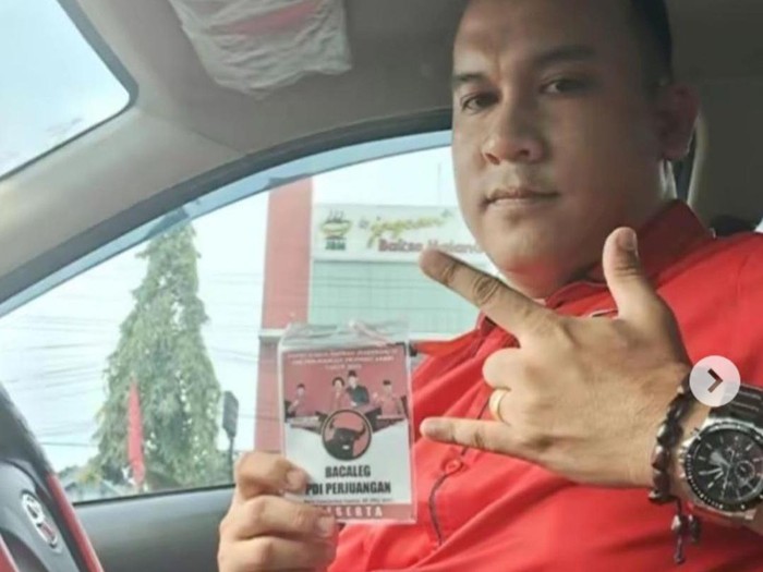 Bacaleg Roy Candra Saragih dicoret PDIP Jambi karena tersandung kasus dugaan penipuan.