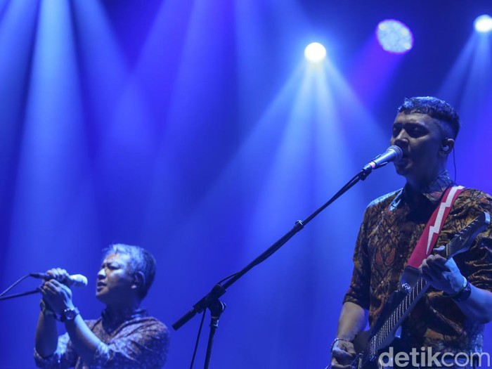 Barasuara X Efek Rumah Kaca Bikin Panggung Gegap Gempita Pecah