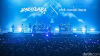 Begini suasana kolaborasi Barasuara X Efek Rumah Kaca yang tampil di panggung Gegap Gempita Pestapora 2023, Gambir Expo Kemayoran, Jakarta Pusat, Jumat (22/9/2023) malam.