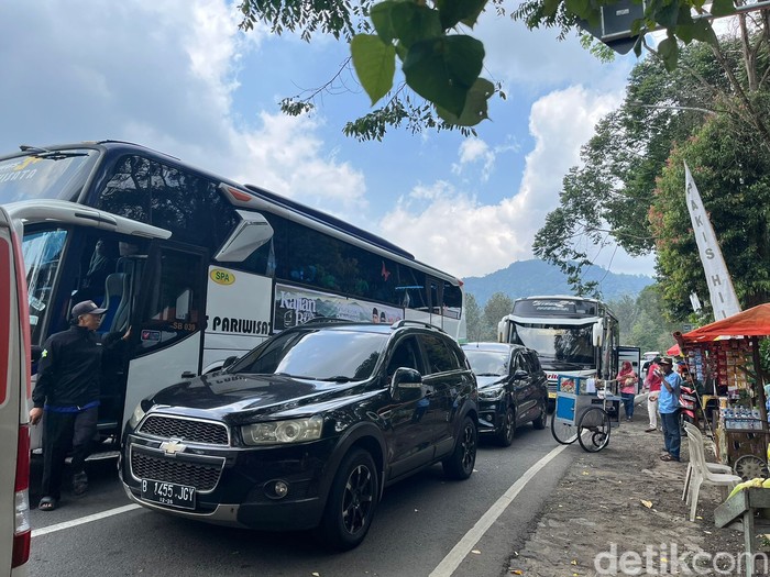Bus mogok, Puncak one way
