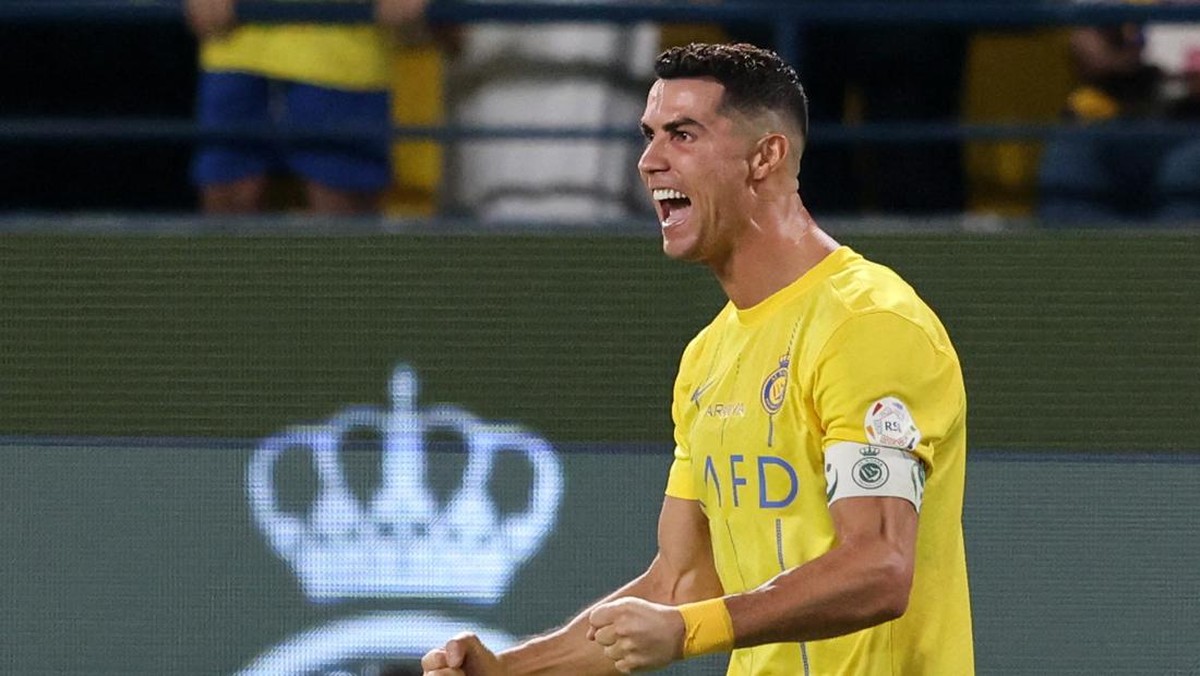 Cristiano Ronaldo membuat rekor saat membantu Al Nassr mengalahkan Al Akhdoud 3-0. (Foto: REUTERS/AHMED YOSRI)