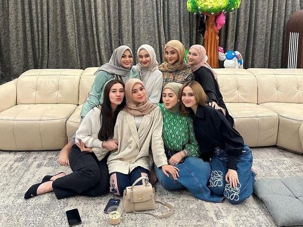 7 Foto Arisan Geng Mamayu Aurel Hermansyah, Kehadiran Aaliyah Massaid Disorot
