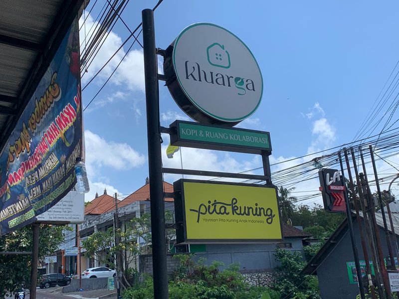 Ruang Kluarga, kafe yang berkonsep ngopi sambil beramal.