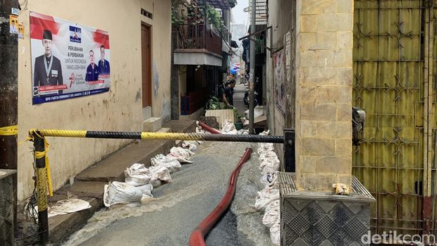 Kondisi terkini pipa PAM bocor di Petamburan, Jakarta Pusat