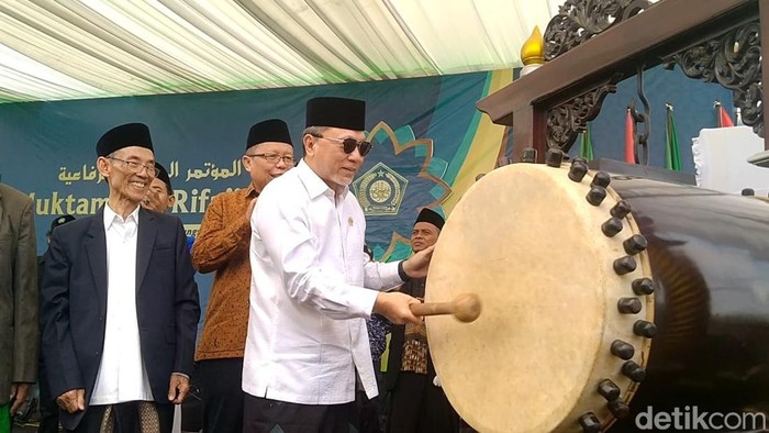 Menteri Perdagangan yang juga Ketum PAN, Zulkifli Hasan, membuka Muktamar X Rifaiyah di Batang, Sabtu (23/9/2023).