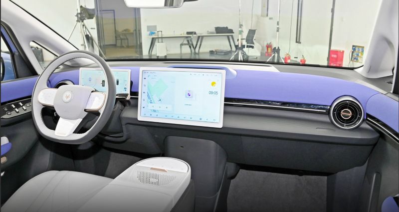 Mobil listrik ArcFox Kaola