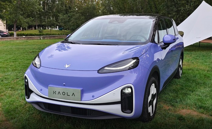 Mobil listrik ArcFox Kaola
