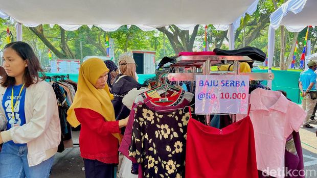 Penukaran sampah di Balai Kota Bandung