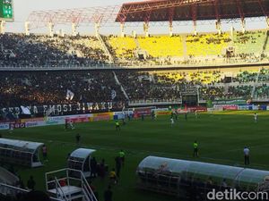 Hasil Liga 1: Persebaya Bantai Arema FC 3-1