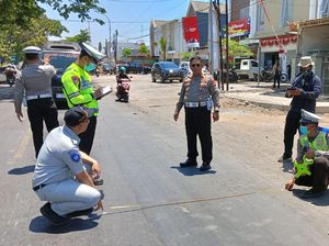 Korban Tewas Laka Karambol 2 Truk Tabrak Mobil Travel Situbondo Jadi 4 Orang