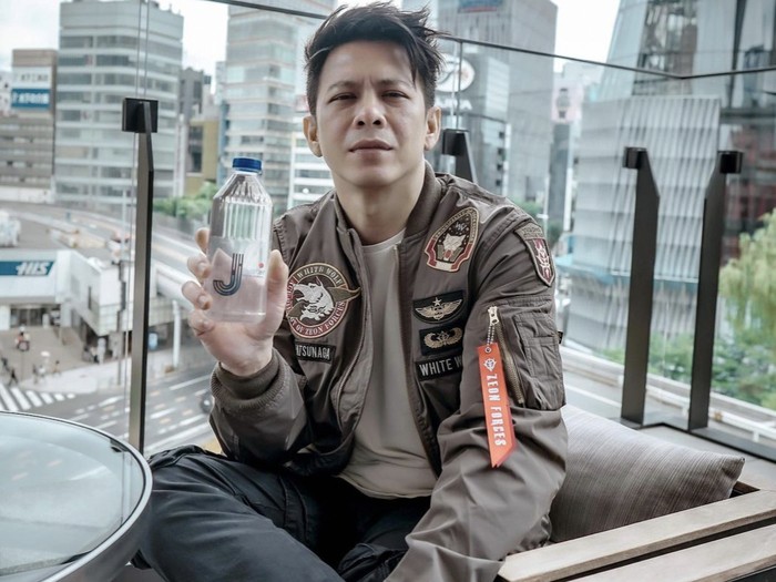 Serunya Ariel NOAH Saat Mancing dan Makan Ramen di Jepang