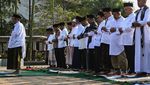 Warga Tangerang Gelar Salat Minta Hujan di Kantor Kecamatan Cisauk