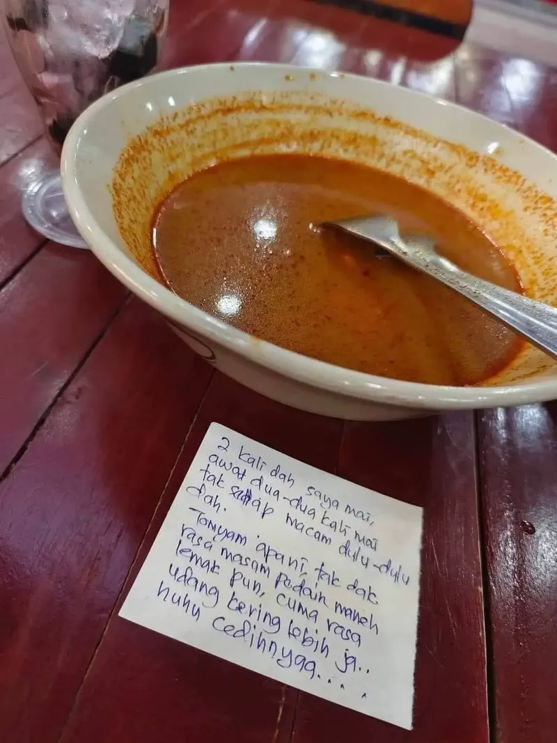 Tomyam Rasanya Hambar, Pengunjung Ini Sampaikan Kritik Lewat Kertas di Meja